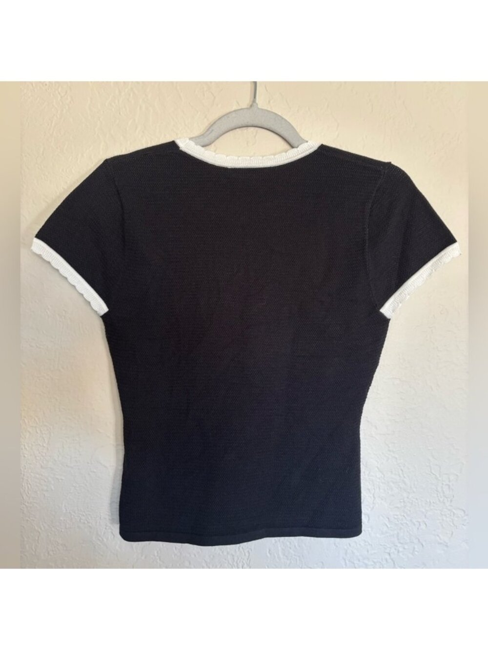 White Black Tee💛💙 - Picture 3 of 3